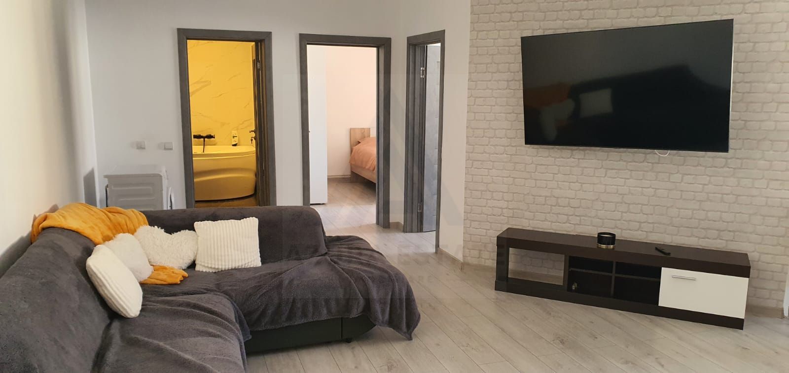Apartament spatios 3 camere 72 mp balcon 5 mp zona Piata Rahovei - Poză 1