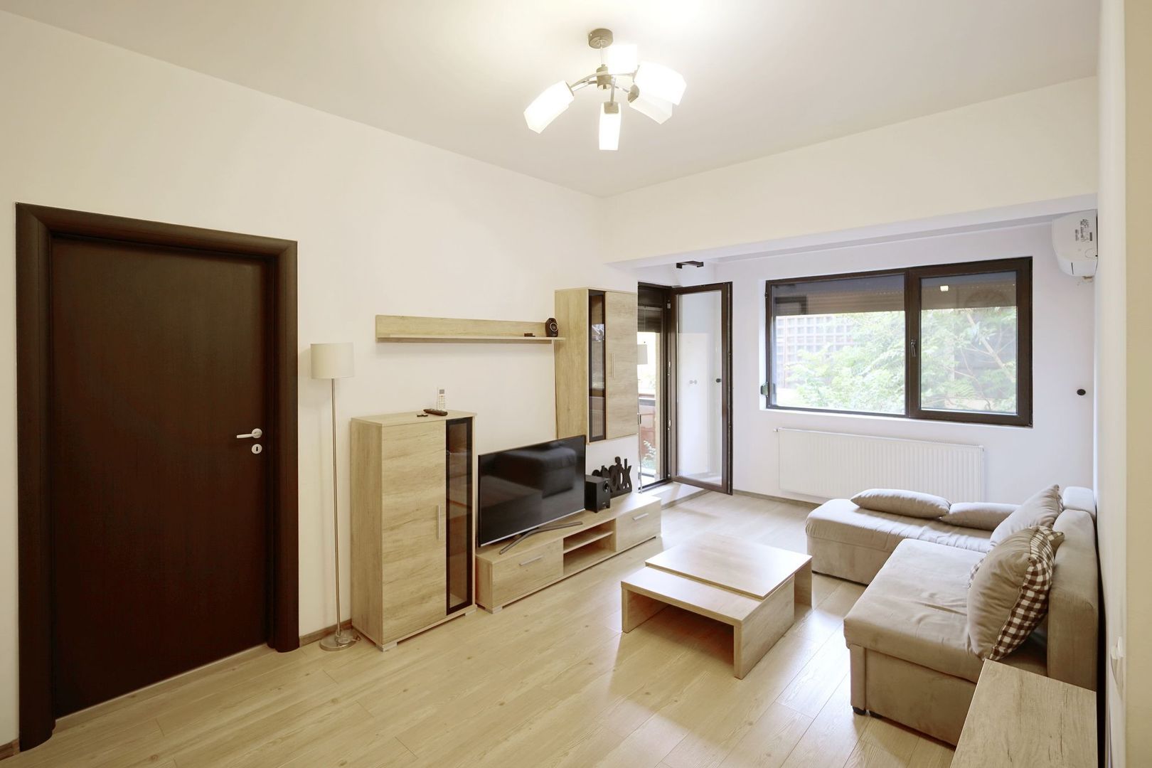 Apartament deosebit linga Mall Vitan pe str. Matache Dobrescu - Poză 1