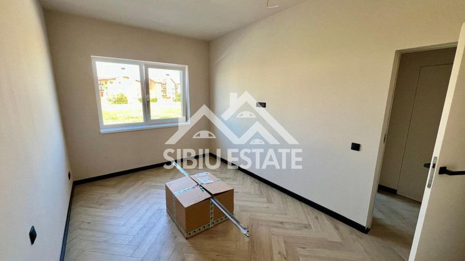 Apartament cu 3 camere cu gradina,intabulat Selimbar - Poză 4