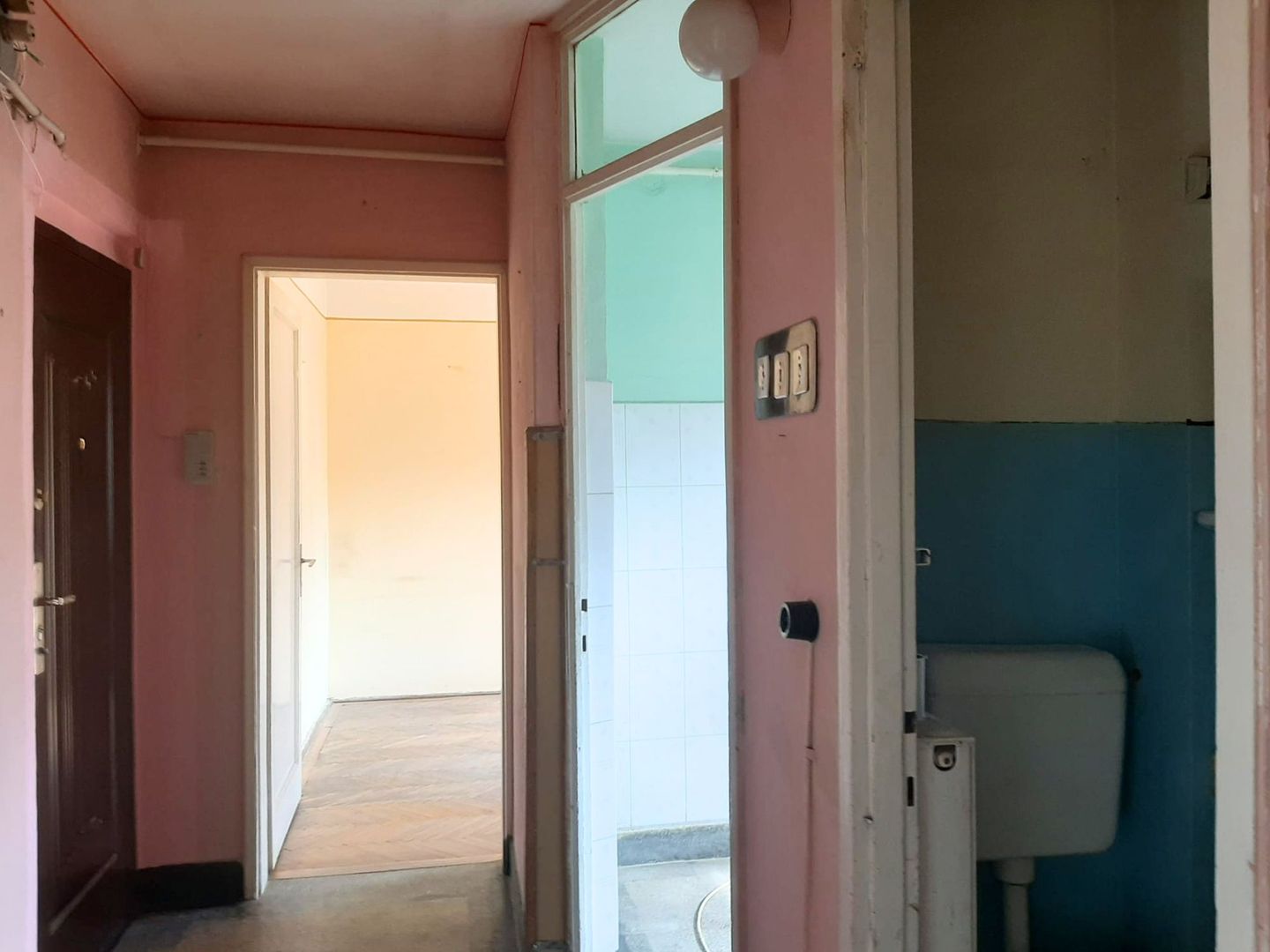 Apartament 2 camere 89000 EUR etaj intermediar foarte aproape de piata Astra - Poză 14