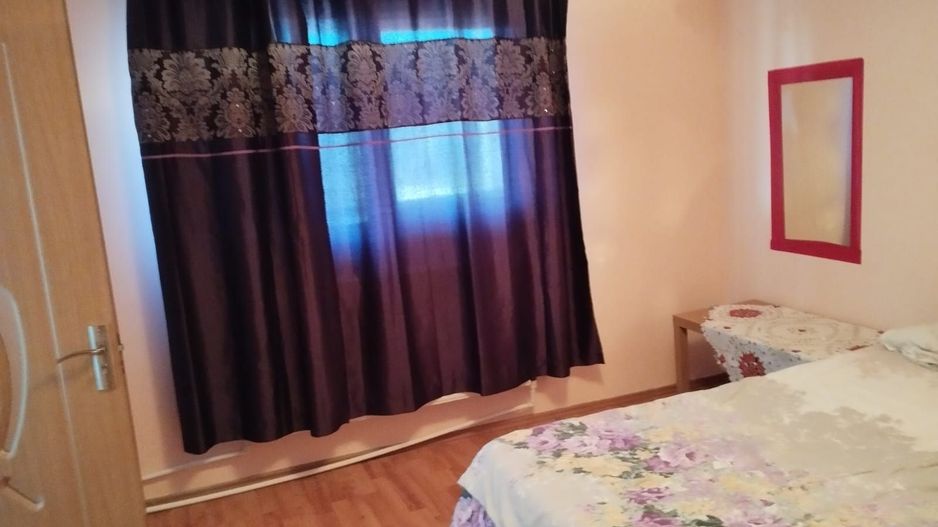 DARZA - CREVEDIA, CASA 7 CAMERE - Poză 11