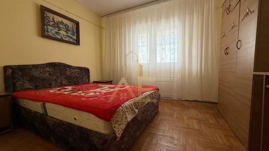ULTRACENTRAL -Apartament de vanzare 3 camere decomandat - Poză 12