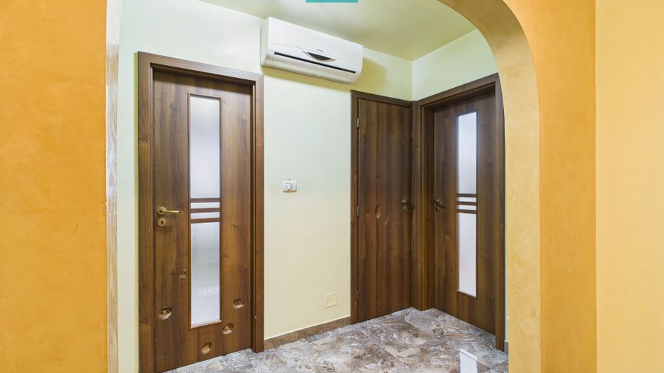 Apartament spațios cu 4 camere în Vlaicu - Poză 2
