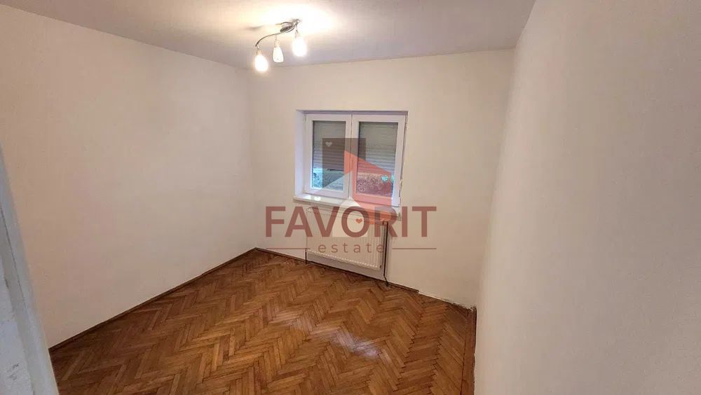 Apartament 3 camere decomandat | Zona Aradului - Poză 1