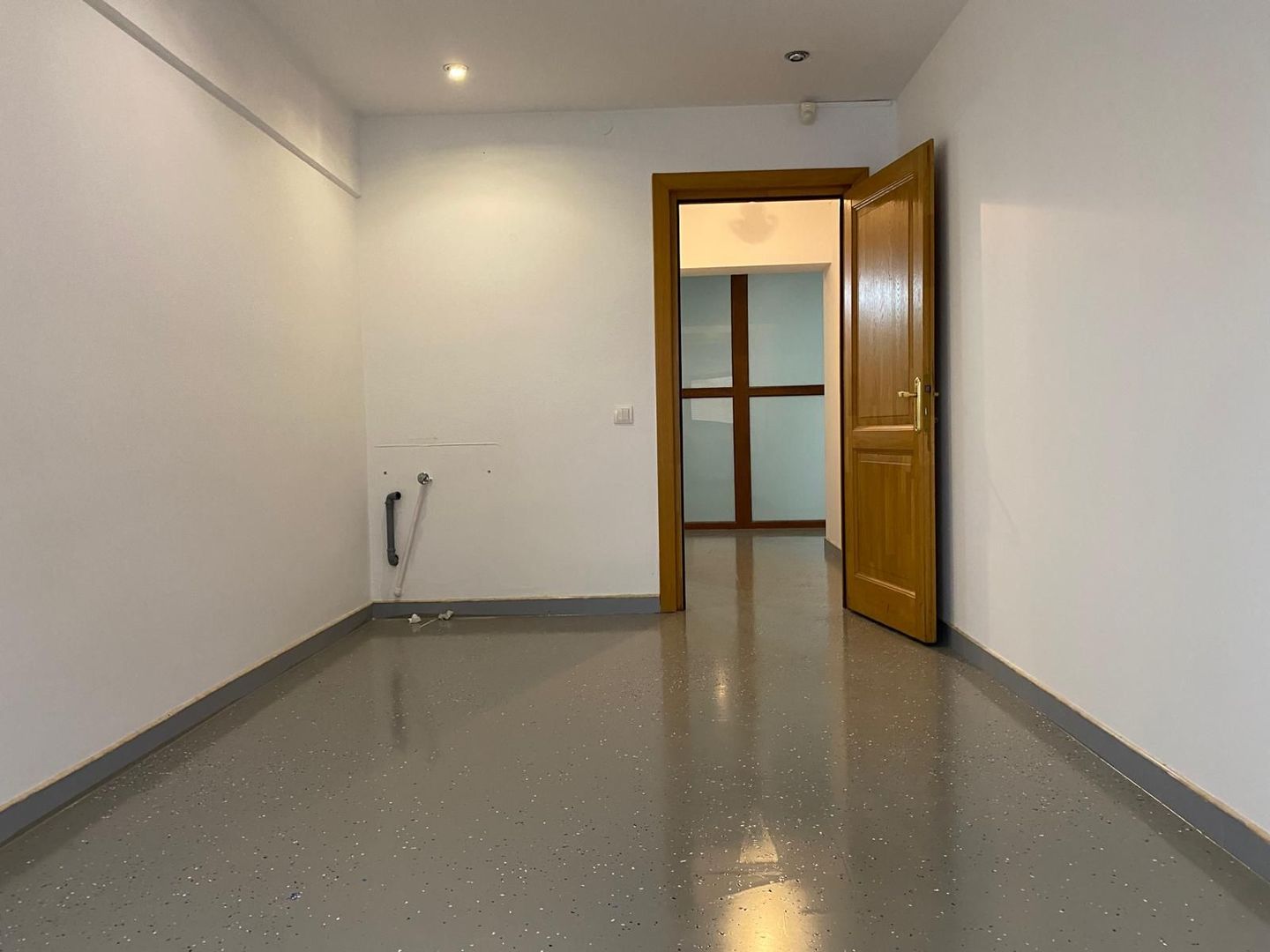 Apartament 4 camere-Ideal Birouri / Sediu Firmă – Etaj 1 – Comision 0% - Poză 7