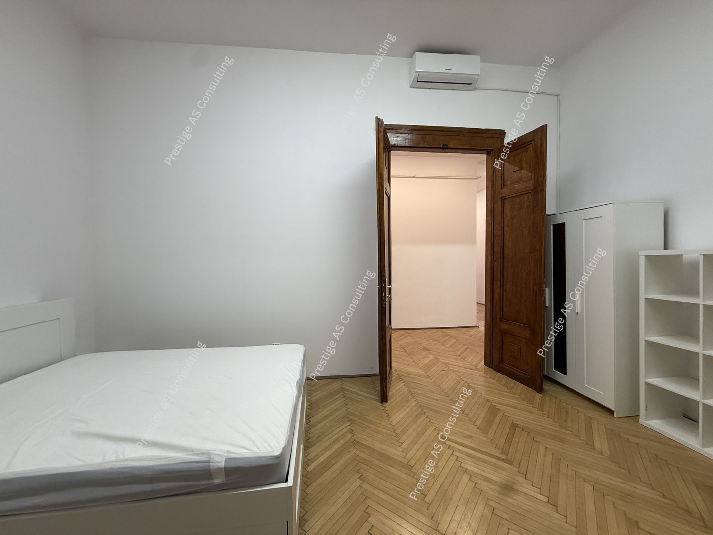 Apartament 4 Camere 150 mp | Balcon cu vedere directa spre Piata Victoriei - Poză 12