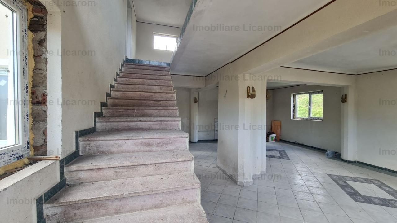 Vila P+E+Pod in Codlea zona cu aer curat,teren 1050 mp - Poză 8