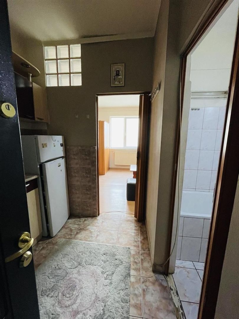 GARSONIERA ZONA ROGERIUS - Poză 1