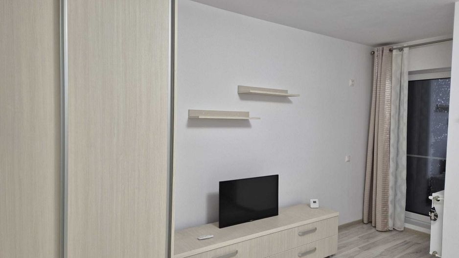 Garsoniera moderna 40 mp, parcare inclusa, centrala, pet friendly - Poză 2