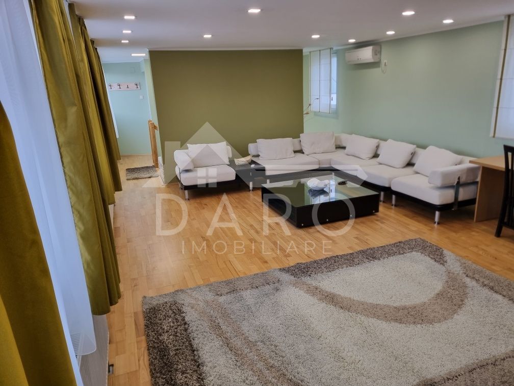 De închiriat apartament deosebit ultracentral, 3 camere, 2 băi, utilat - Poză 1