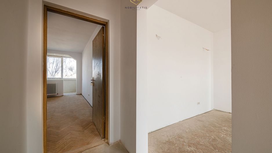 Vandut - Olimpia - Complex | 3 camere, modificat, 67 mp | Partial renovat - Poză 22