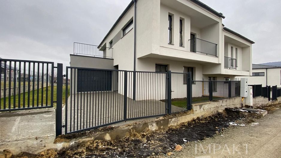 Unitate Locativa Semifinisata cu Teren de 350 mp in Chinteni - Poză 1