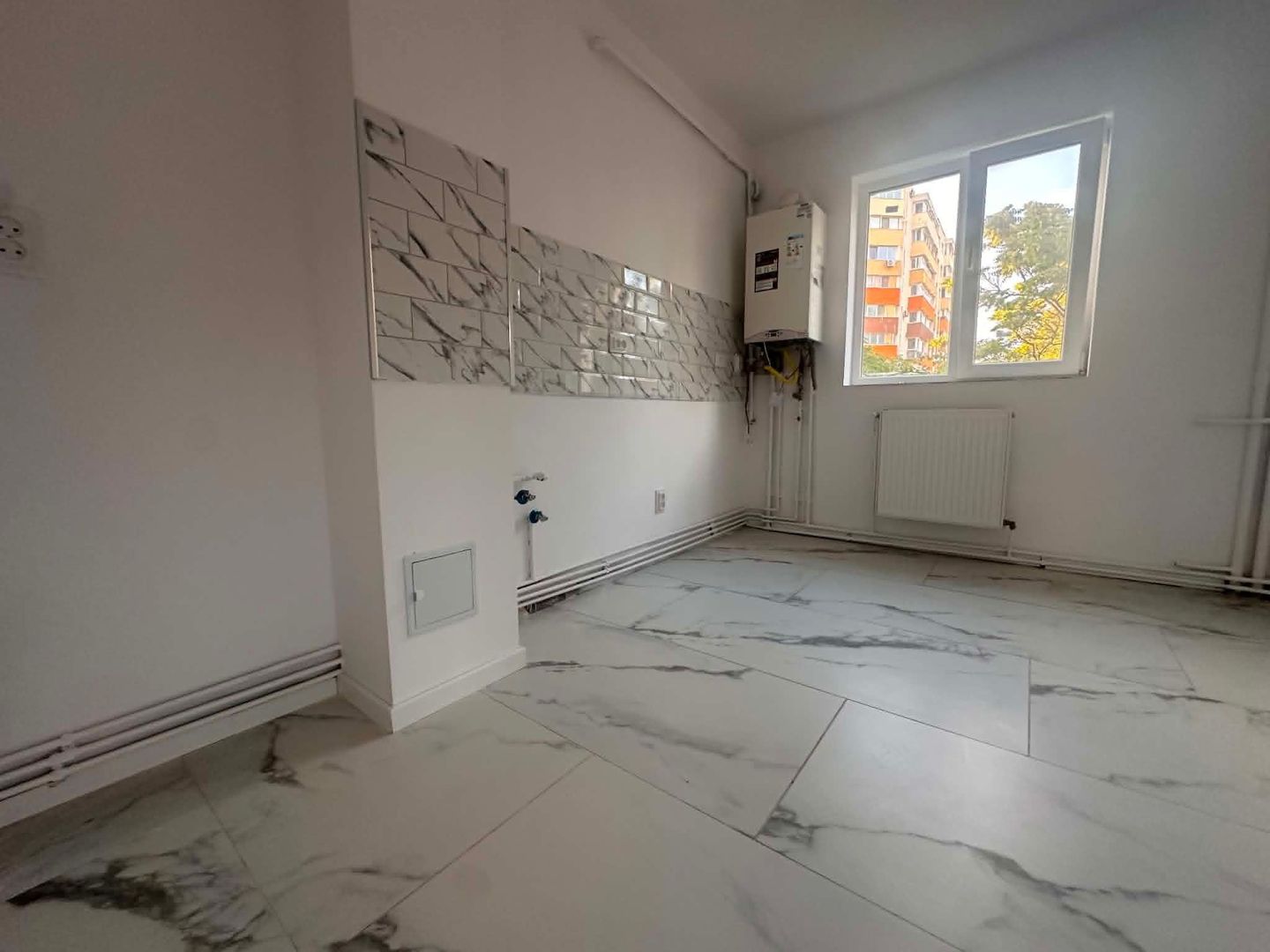 Circumvalatiunii | 2 Camere | Decomandat | Etaj intermediar | Centrala Proprie - Poză 1