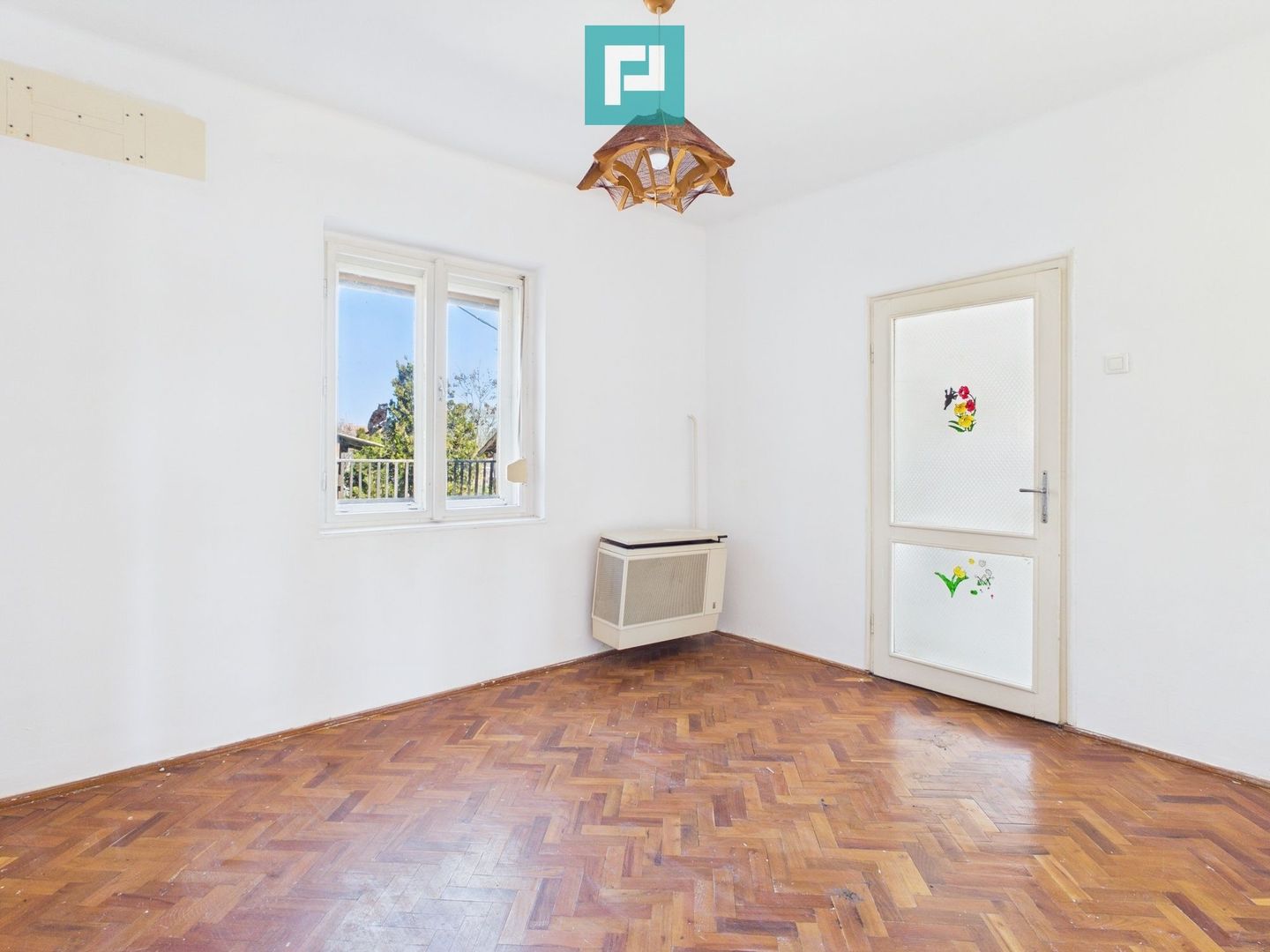 Casă cu 3 camere lângă frontiera Turnu - Poză 3