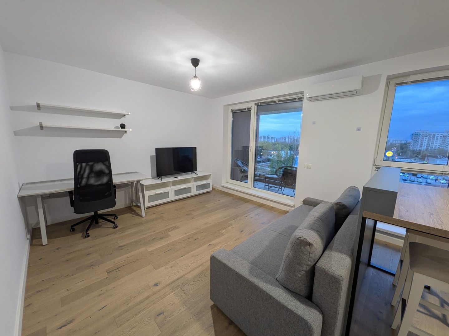 AP. 2 CAMERE- REGIE, BLOC NOU, CENTRALA PROPRIE, METROU 10 MINUTE - Poză 2