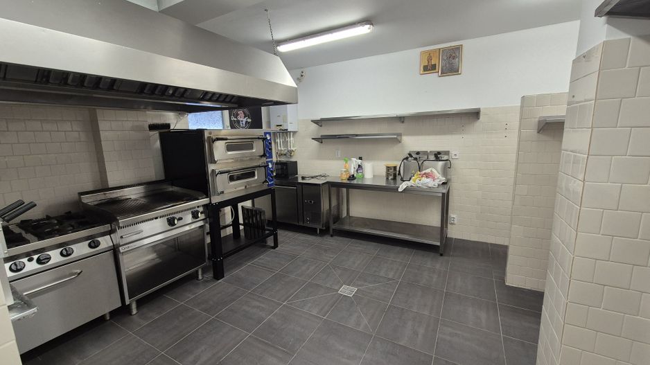 Spatiu comercial 138,70 mp + 2 locuri de parcare - Varteju - Poză 7