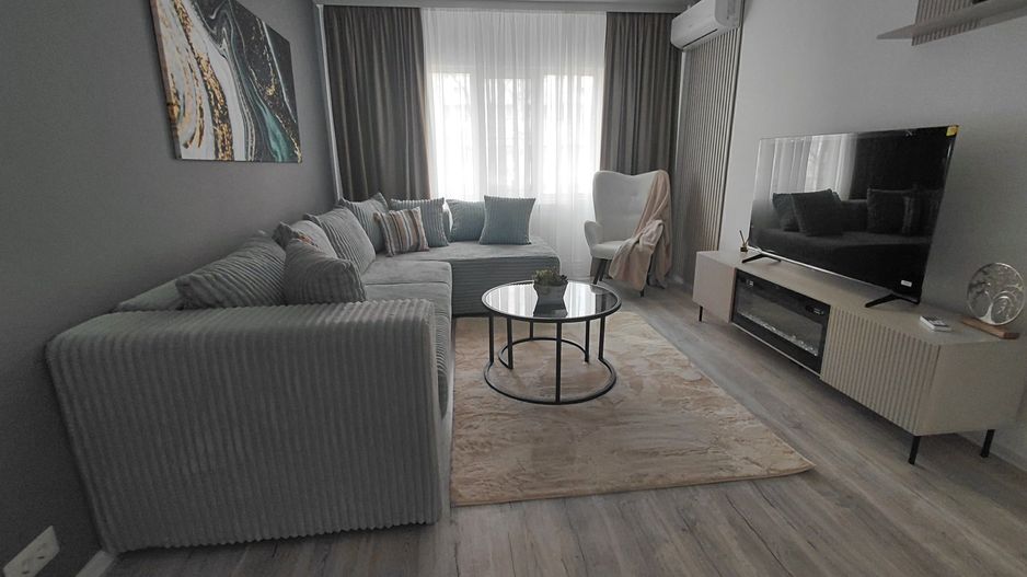 🏡  Apartament 3 camere – Micro 16,  etaj 2, (în spate la Siret) - Poză 1