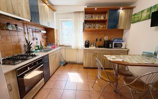 Apartament 4 camere de vanzare , Bulevardul Bucuresti - Poză 2