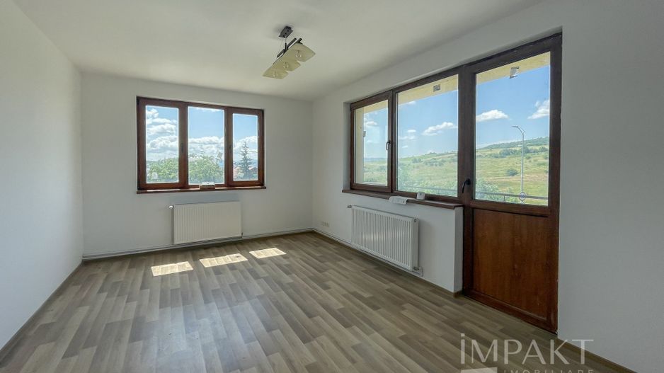 Casa individuala pe 3 niveluri pretabila pentru birouri, in cartierul Iris - Poză 5