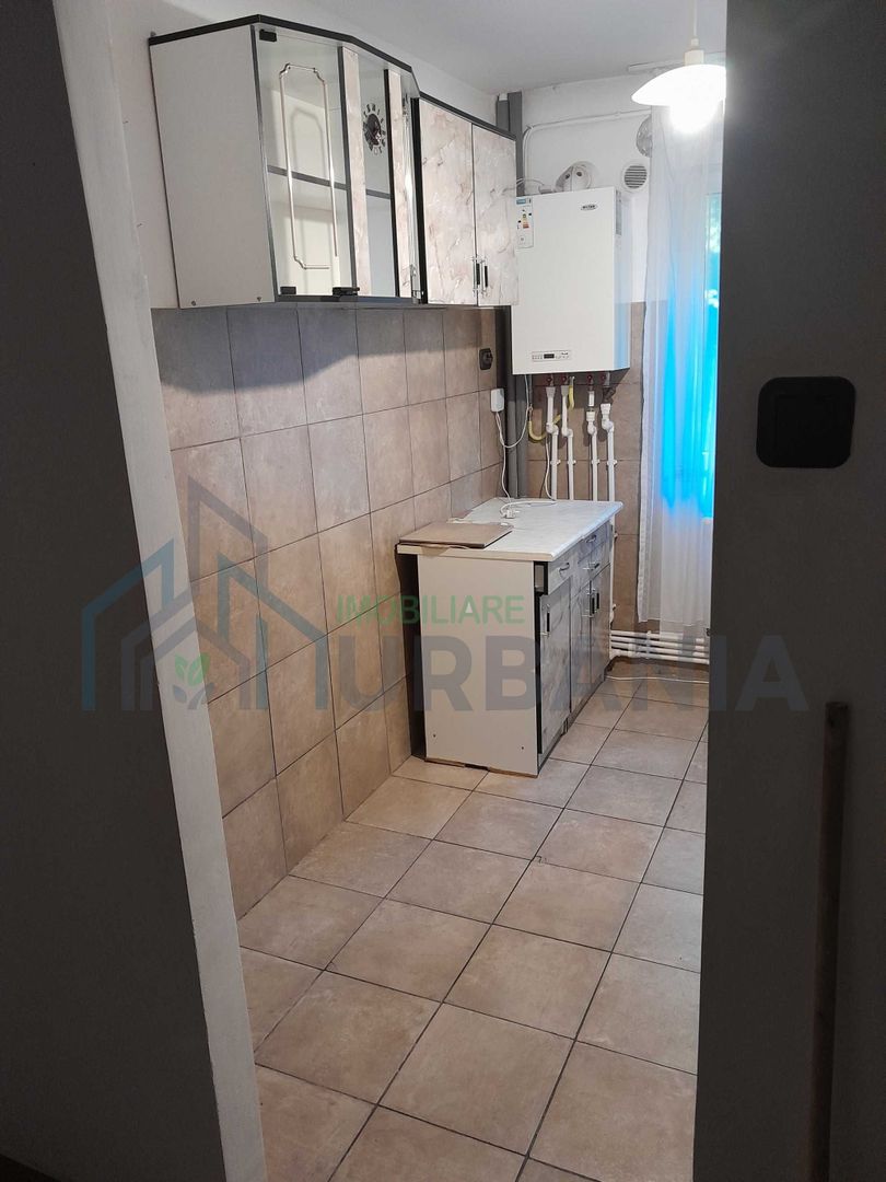 Apartament 2 camere semidecomandat în Tătărași, etaj 1, două balcoane, lângă parcul mare - Poză 2