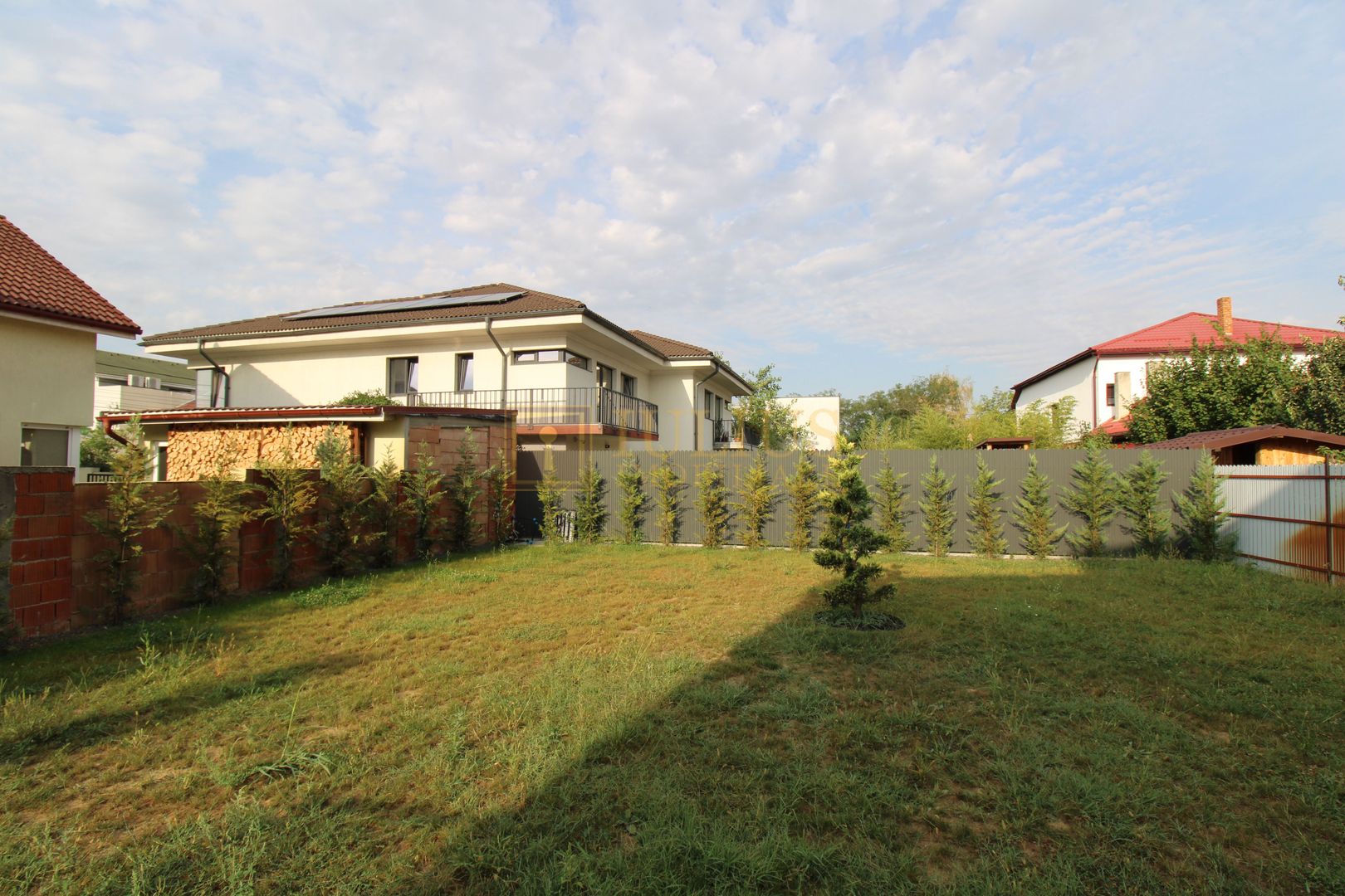 Casa zona Lunei, 5 camere + 3 bai, centrala proprie, rezidential sau birouri ! - Poză 42