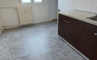 Închiriez apartament 3 camere, nemobilat, Piața Muncii, pentru locuit - Poză 5