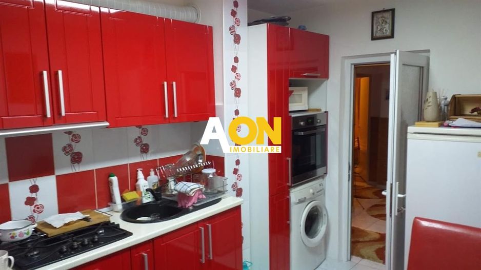Apartament 4 camere  zona Piata Cetate  multiple imbunatatiri - Poză 3