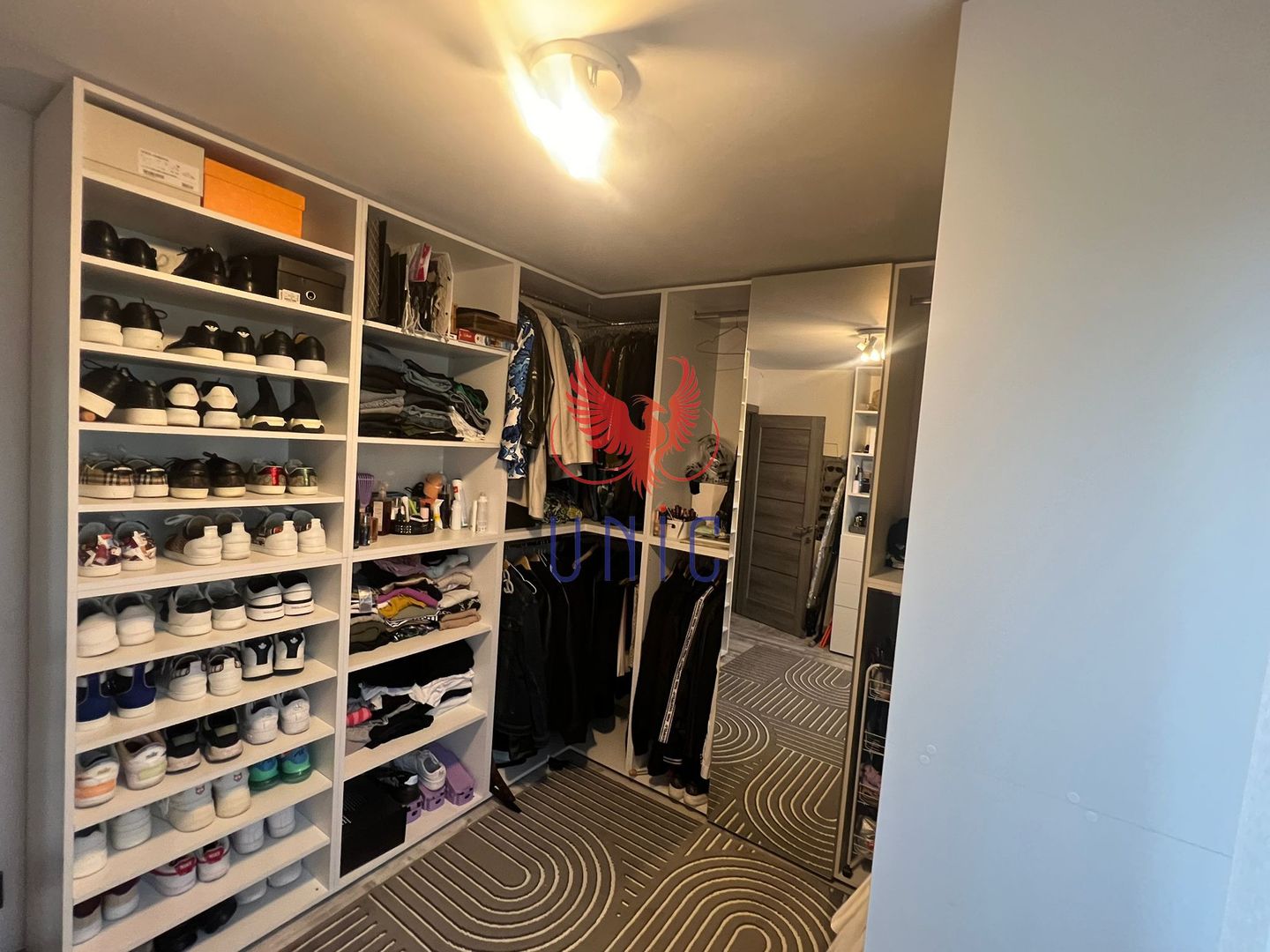 Casa de lux , zona  rezidentiala Popoveni - Poză 9