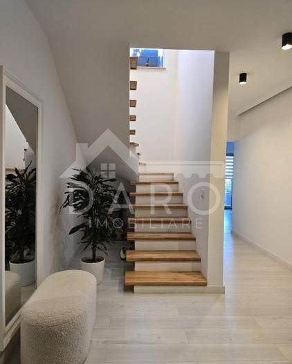 Penthouse 120 mp cu terase generoase - Poză 8