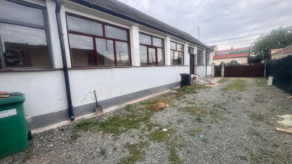 Casa de inchiriat 15 locuri cazare angajati, muncitori Micalaca Arad - Poză 15