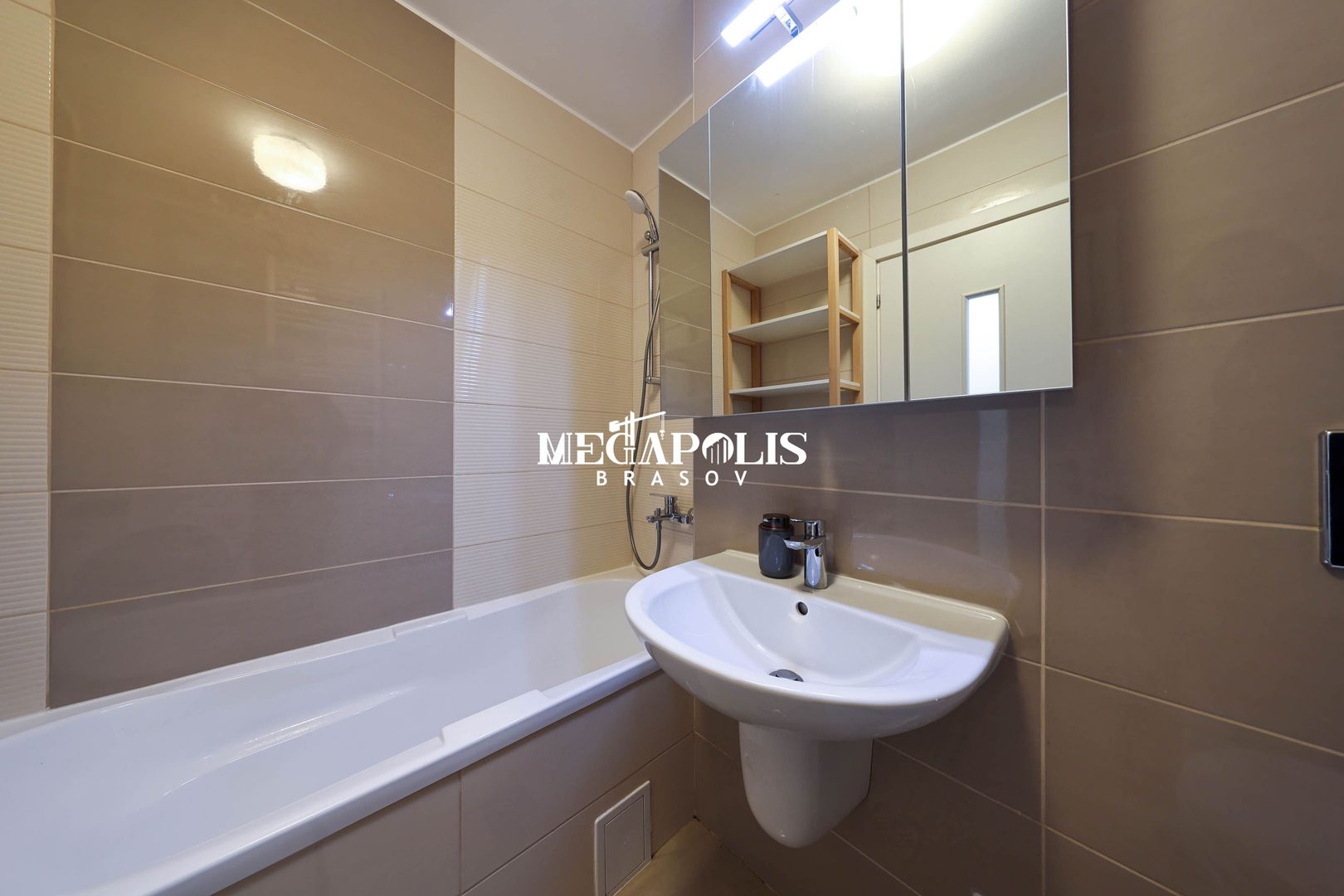 3 Camere | Tractorul | 67 MP | Parcare | Terasă 46 MP - Poză 13