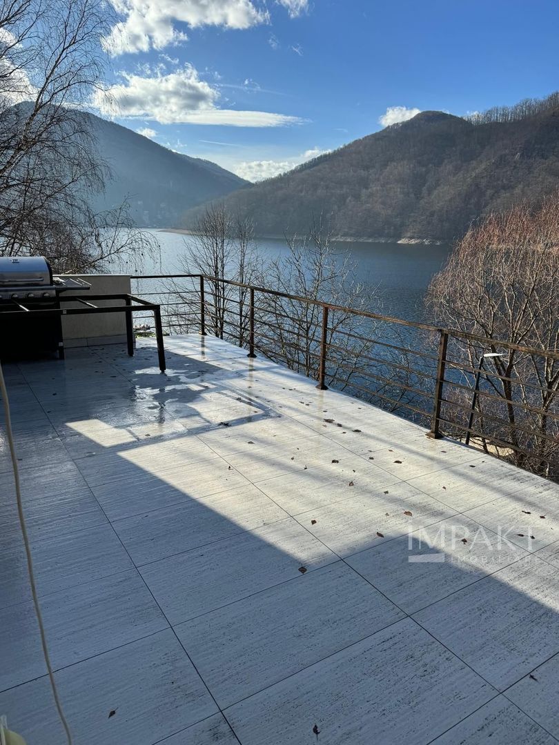 Casa de vacanta pe malul Lacului Tarnita, 650 m2 teren - Poză 14