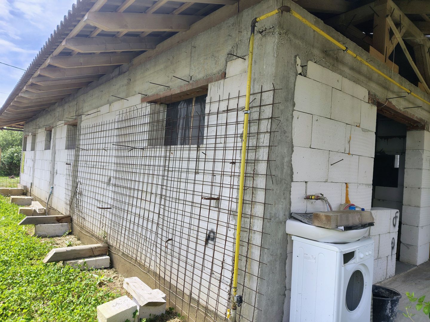 Casă la roșu,  – Oradea, str. Caișilor. 175 000 E . Comision 0 - Poză 3