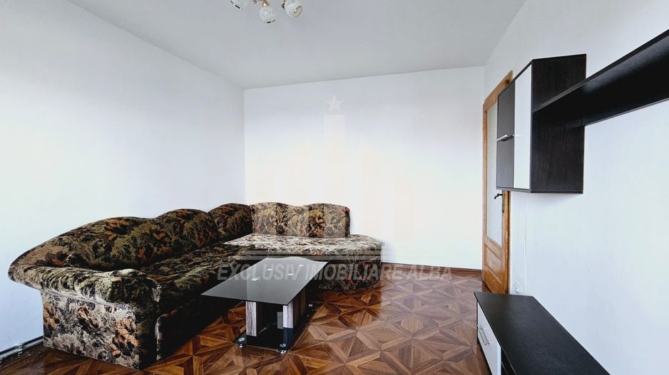 Apartament cu 4 camere de vanzare, Cetate - Poză 3