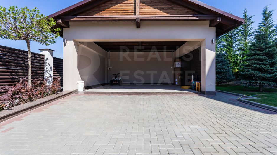 Vânzare, casă, 3 nivele, 4 camere, strada Schinoasa, com. Bacioi - Poză 4