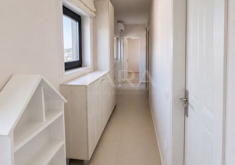 Apartament cu 3 camere, 70 mp, 2 balcoane și parcare, Borhanci. - Poză 2