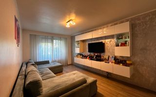 Apartament 3 camere de vanzare - Poză 1