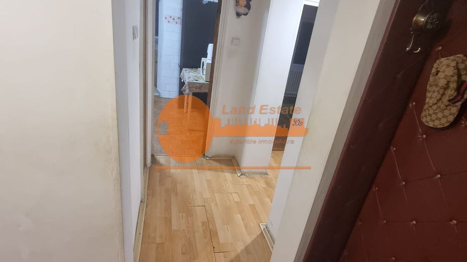 Apartament cu 3 camere in zona Crangasi - Poză 7