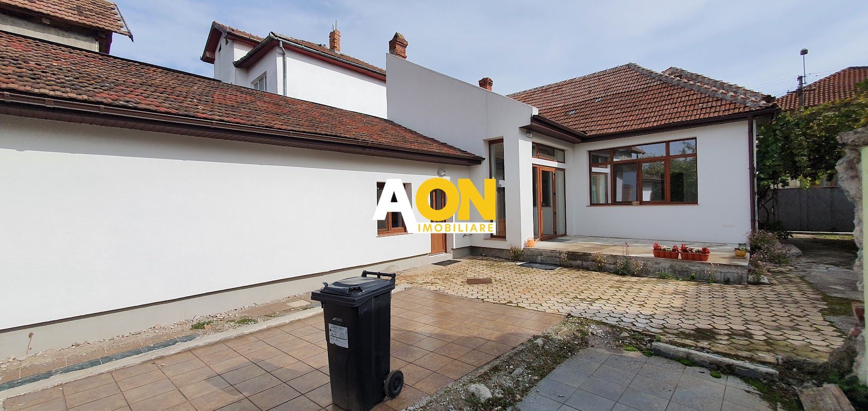 Casa 3 camere 2 bai renovata 655 mp teren Centru - Poză 2