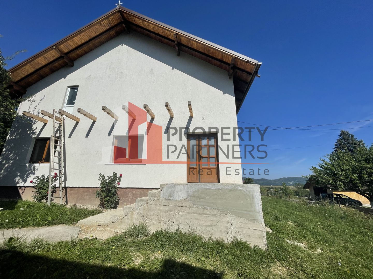 Casa Batraneasca Reconditionata Tohanita Bran 2300 mp Teren - Poză 3