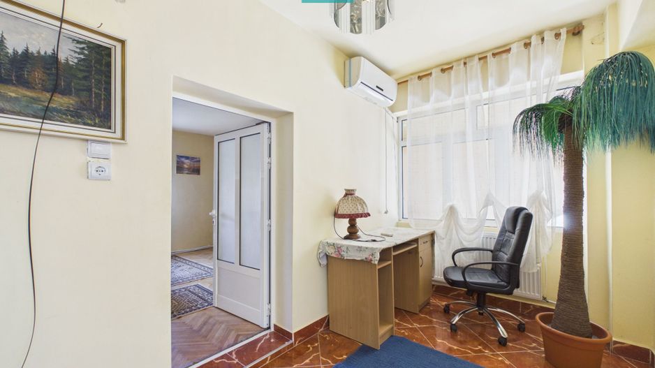 Casa cu multiple destinatii in Galsa - Poză 8