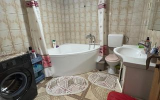 Casă P+M pe strada Tineretului - Poză 8