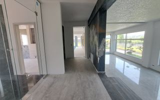 Vilă modernă premium cu piscină interioară, teren 1200 mp și panoramă - Poză 16