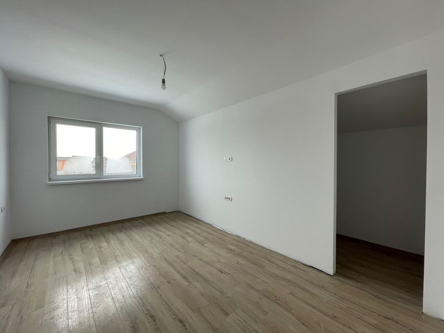 Duplex 4 camere - aproape de drumul principal - Mosnita Noua - Poză 8