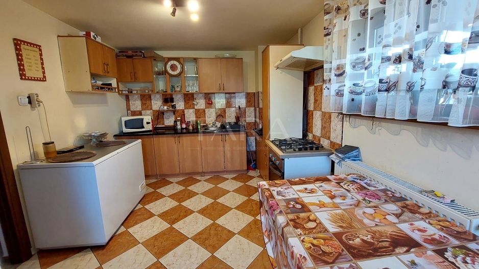 Oportunitate unica! Casa cu 4 camere ideala pentru familie. - Poză 1