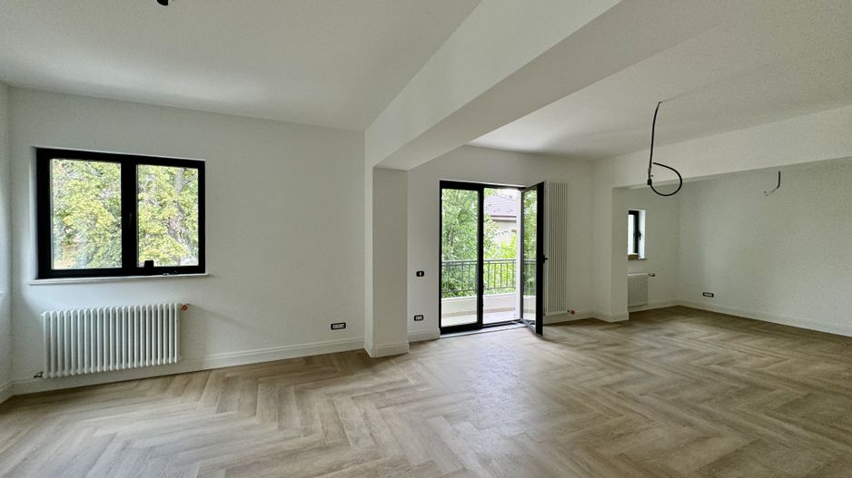 Primaverii vila 650 mp stil arhitectonic neoromanesc - Poză 15