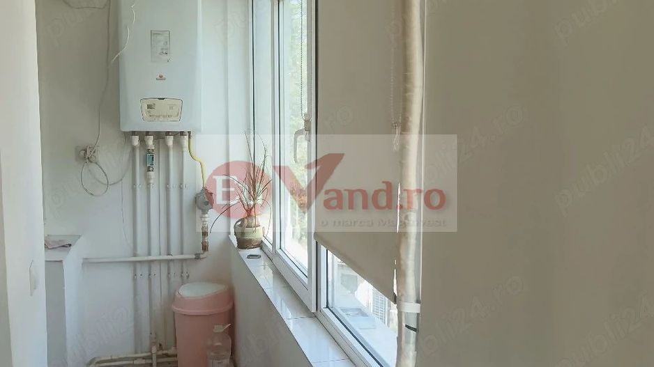 De inchiriat aparatament cu 2 camere, ultracentral , 400 euro - Poză 3