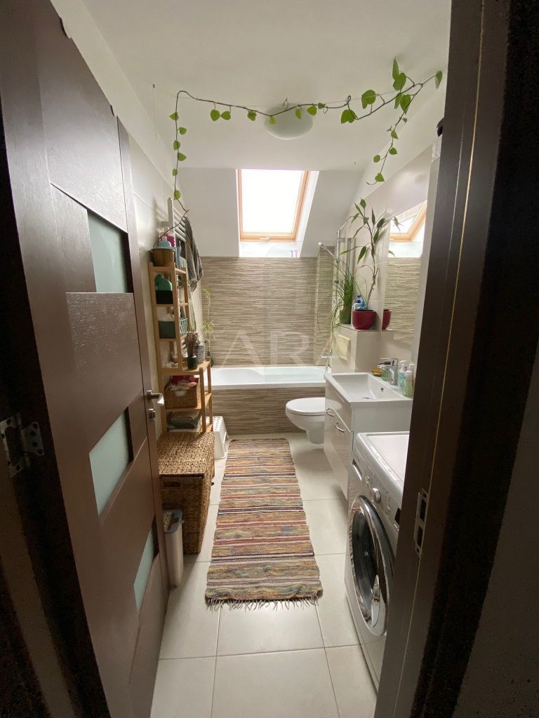Apartament spațios cu 4 camere, în Baciu. - Poză 8