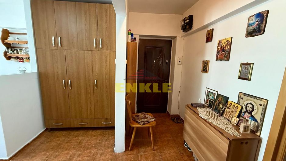 Apartament spațios de vânzare – Zona Școala 16 - Poză 7