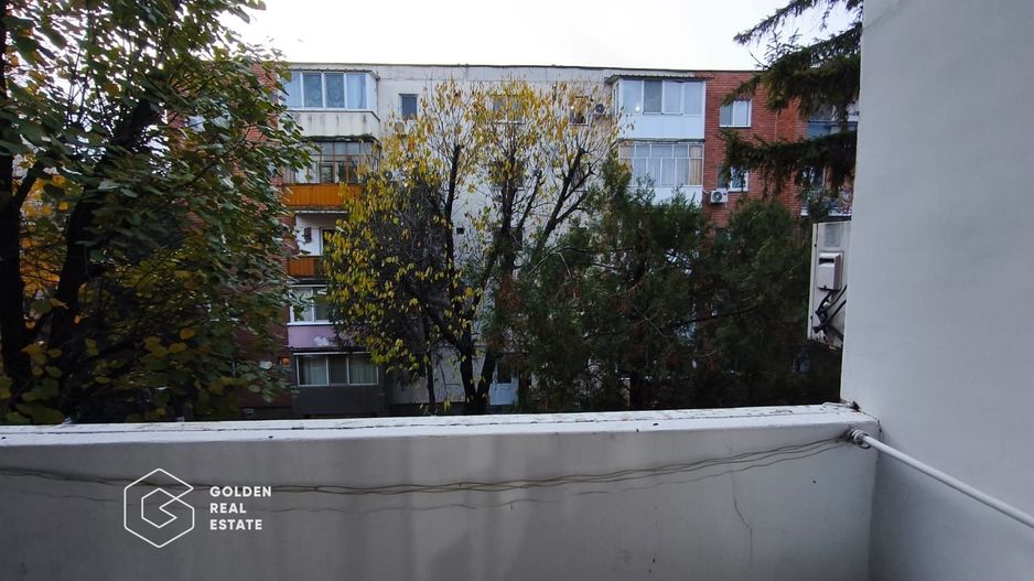 Apartament spatios cu 2 balcoane, centrala proprie, zona Micalaca - Poză 10